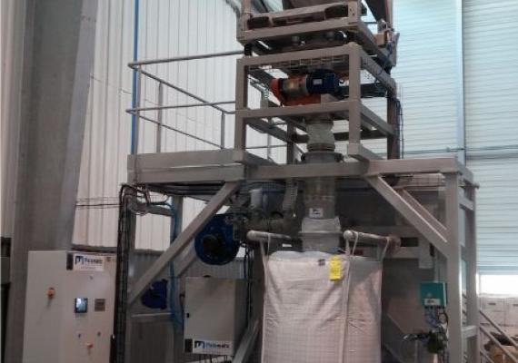 Automatic container discharging station from Palamatic Process