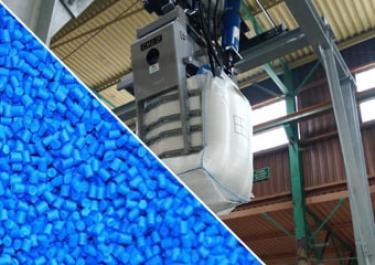 big-bags-of-polyethylene-teraphthalate-to-be-emptied.jpg Big bags of Polyethylene terephthalate to be emptied