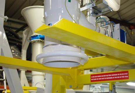 Bulk bag packaging line for powders, with an XL size handling system.